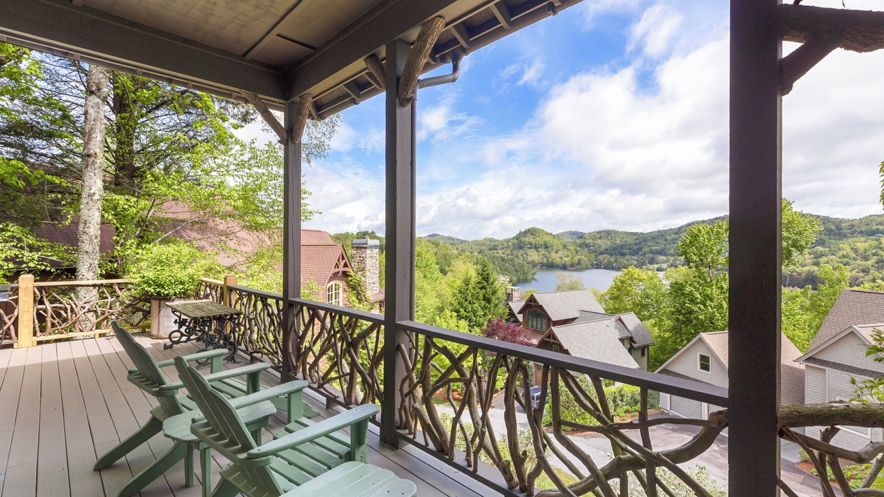 Photo of Livingroom in Cashiers
