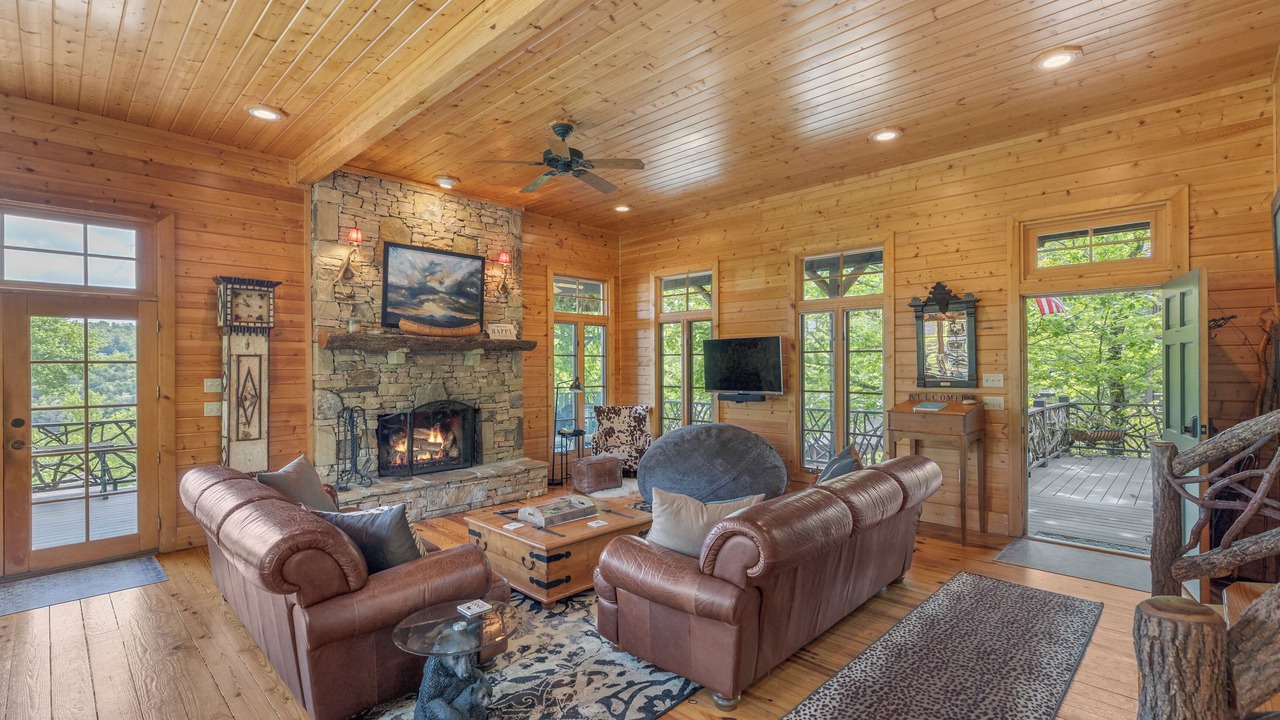 Photo of Livingroom in Cashiers