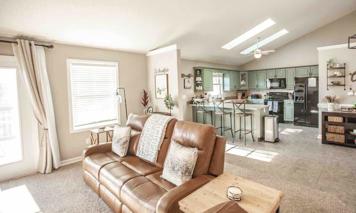 Photo of Livingroom in Hendersonville