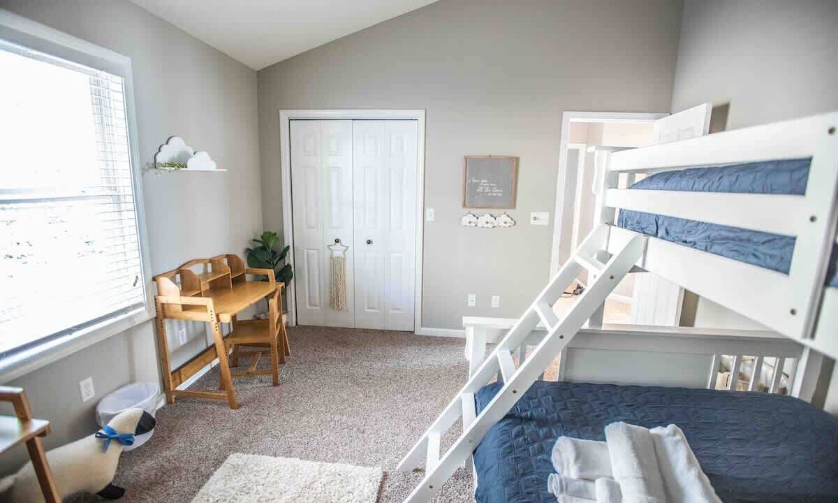 Photo of Bedroom in Hendersonville