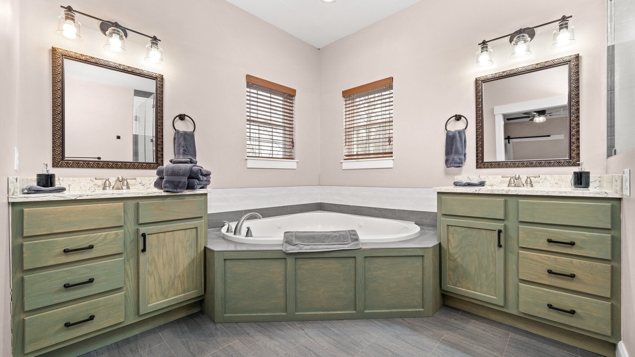 Photo of Bathroom in Skyland