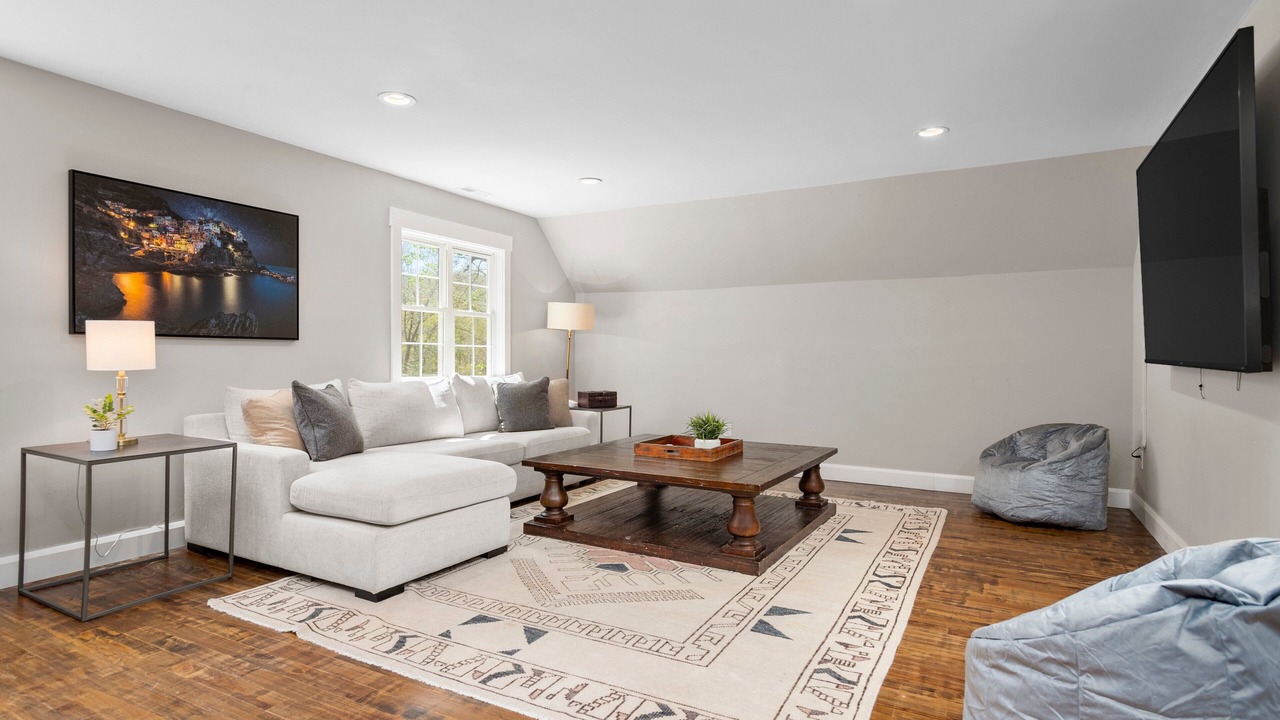 Photo of Livingroom in Skyland