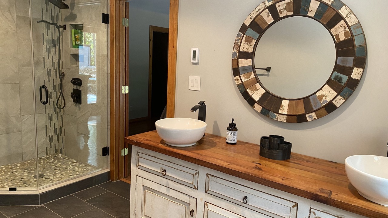Photo of Bathroom in Bynum