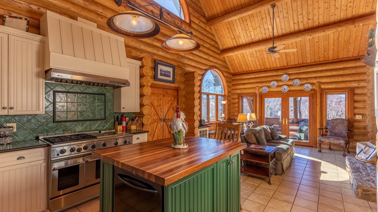Photo of Kitchen in Blowing Rock