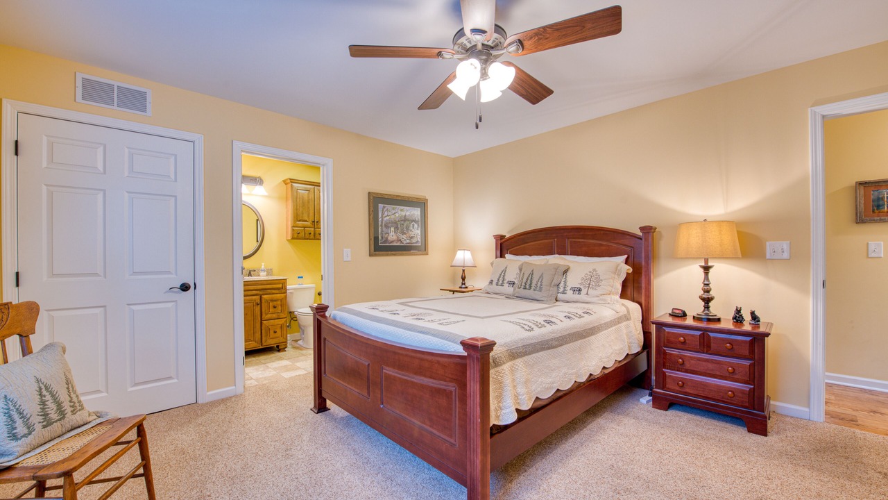 Photo of Bedroom in Lake Junaluska
