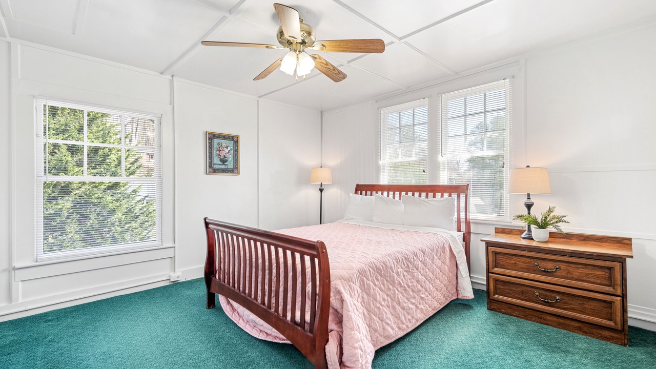 Photo of Bedroom in Lake Junaluska