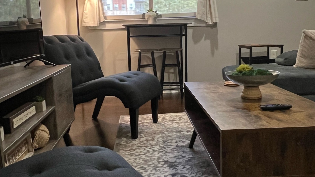 Photo of Livingroom in First Ward