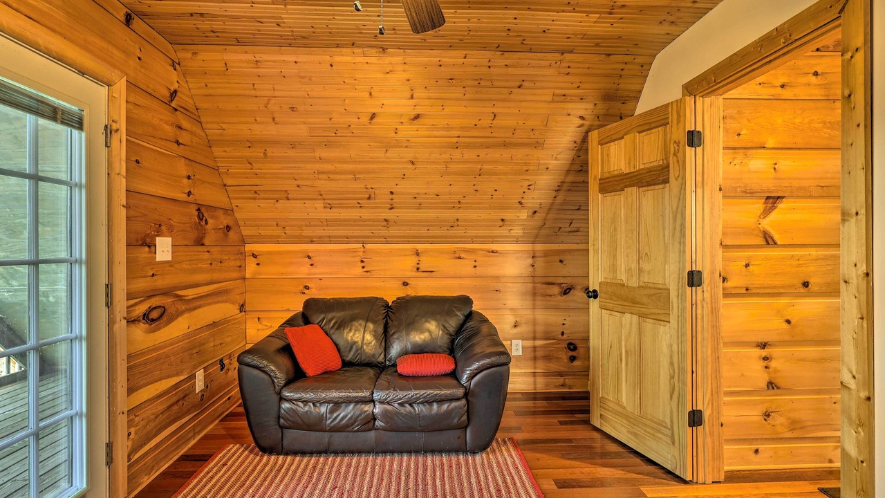 Photo of Bedroom in Laurel Springs