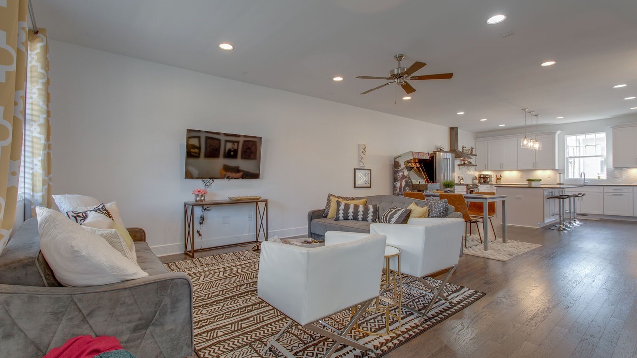 Photo of Livingroom in Historic Waverly
