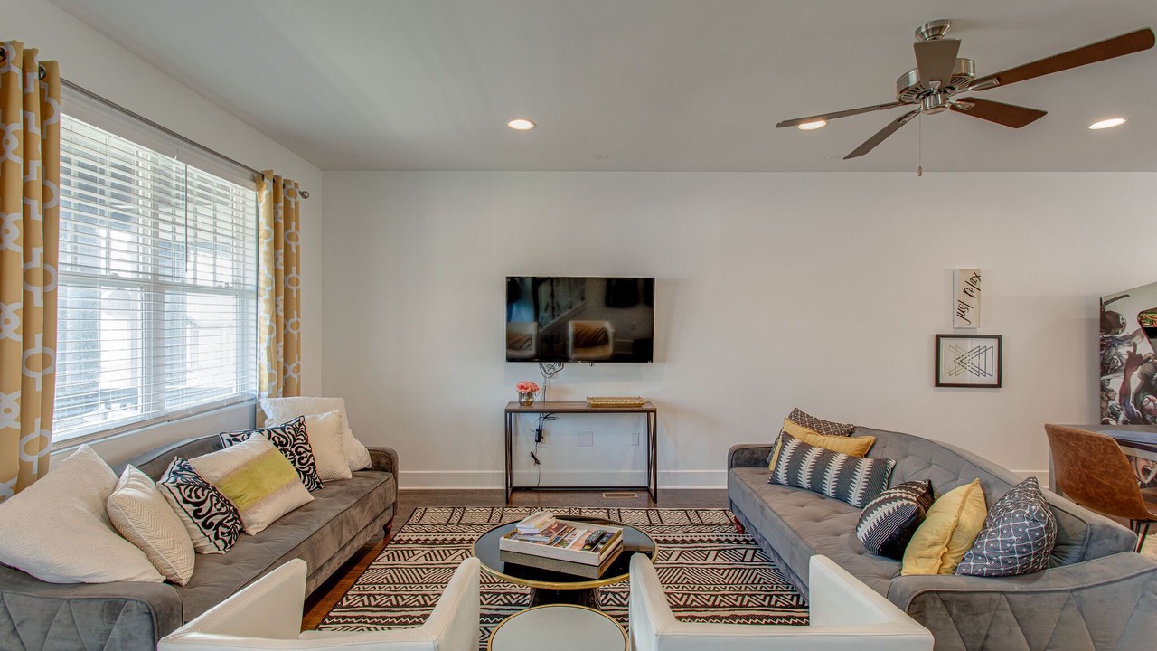 Photo of Livingroom in Historic Waverly