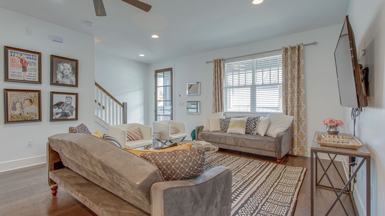 Photo of Livingroom in Historic Waverly