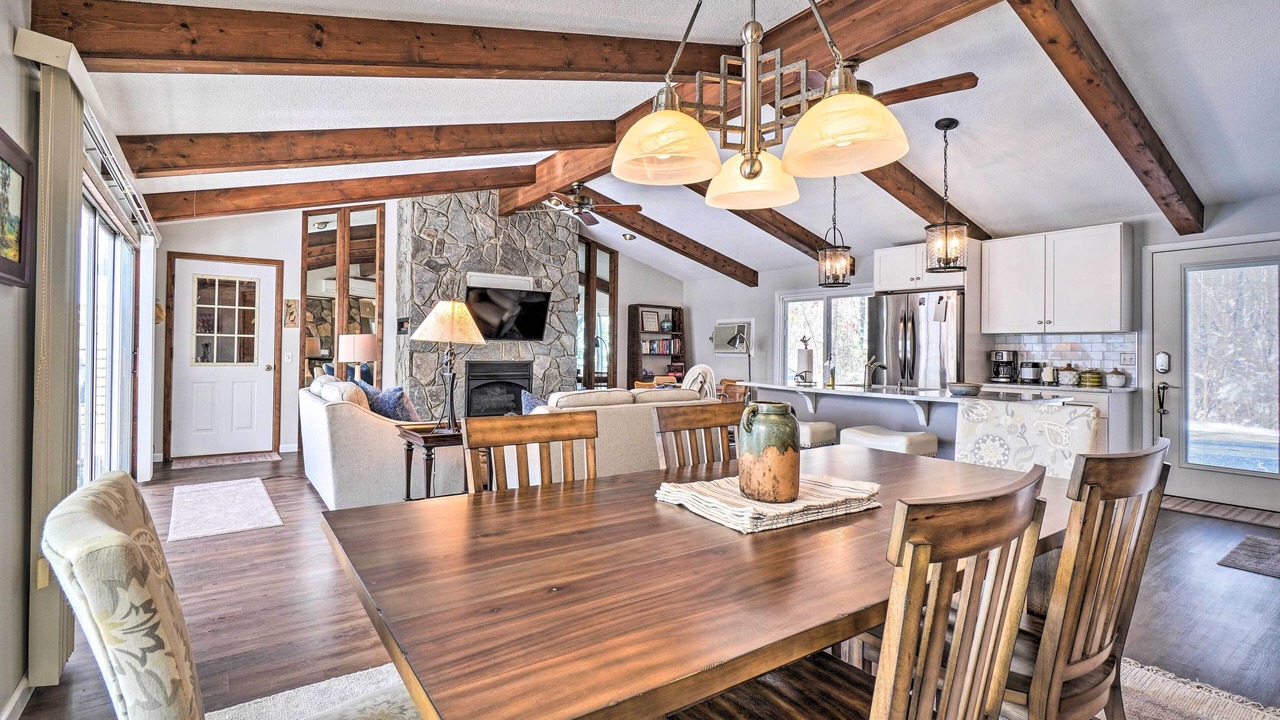 Photo of Livingroom in Robbinsville