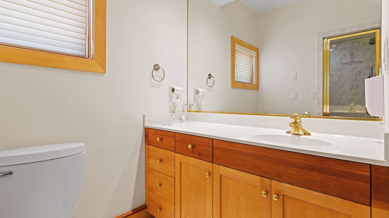 Photo of Bathroom in Manteo