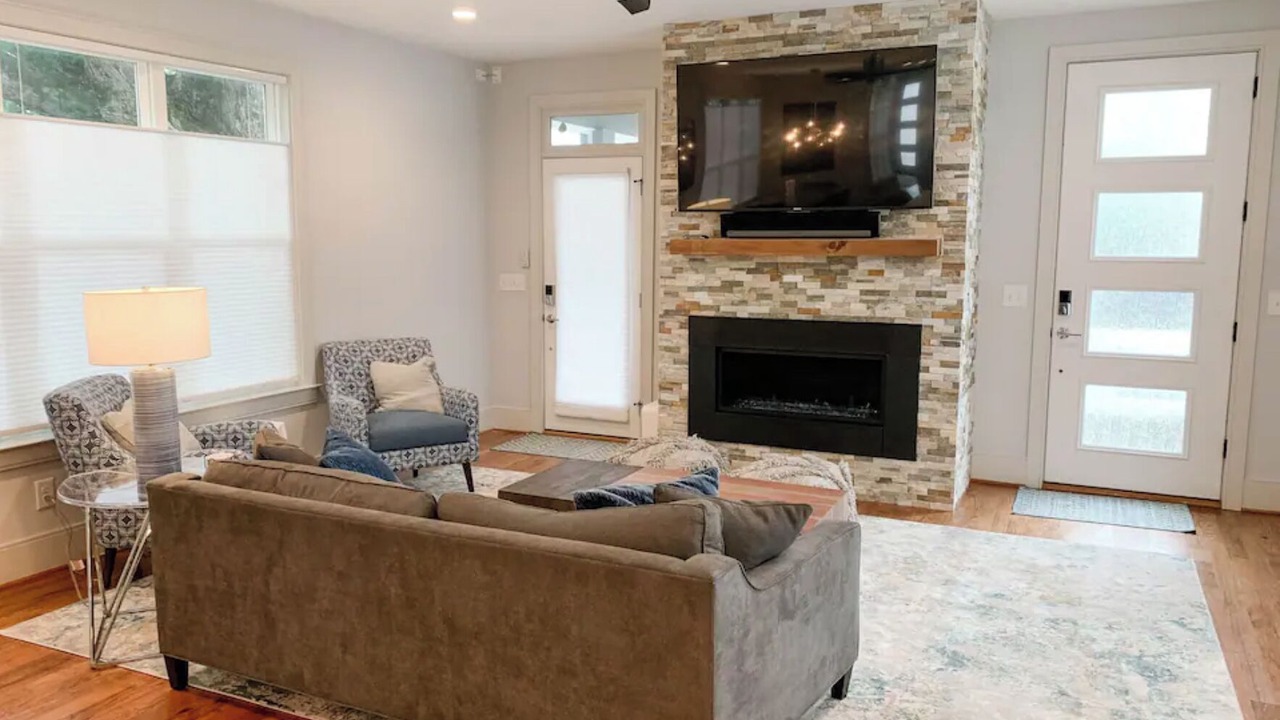 Photo of Livingroom in Southwest Raleigh