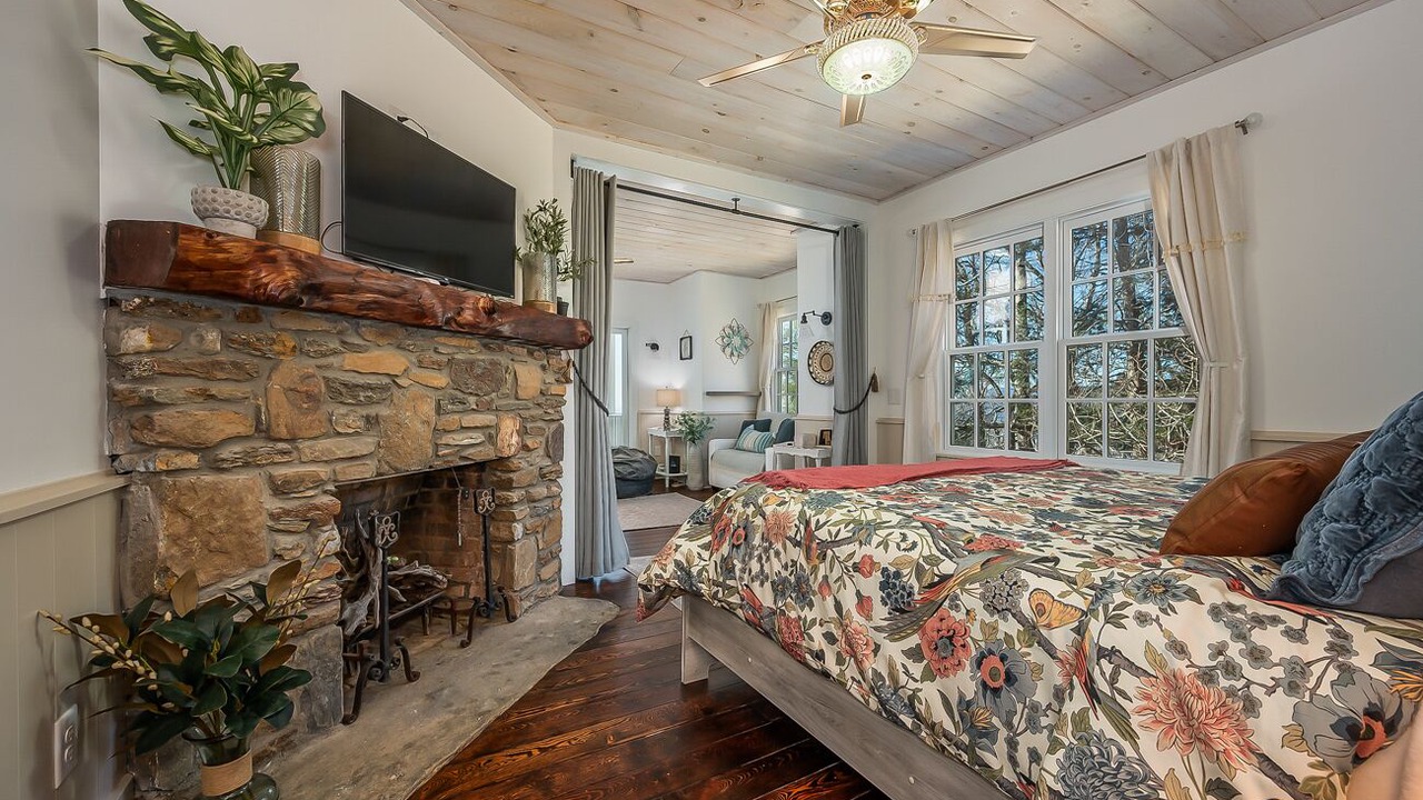 Photo of Livingroom in Lynn
