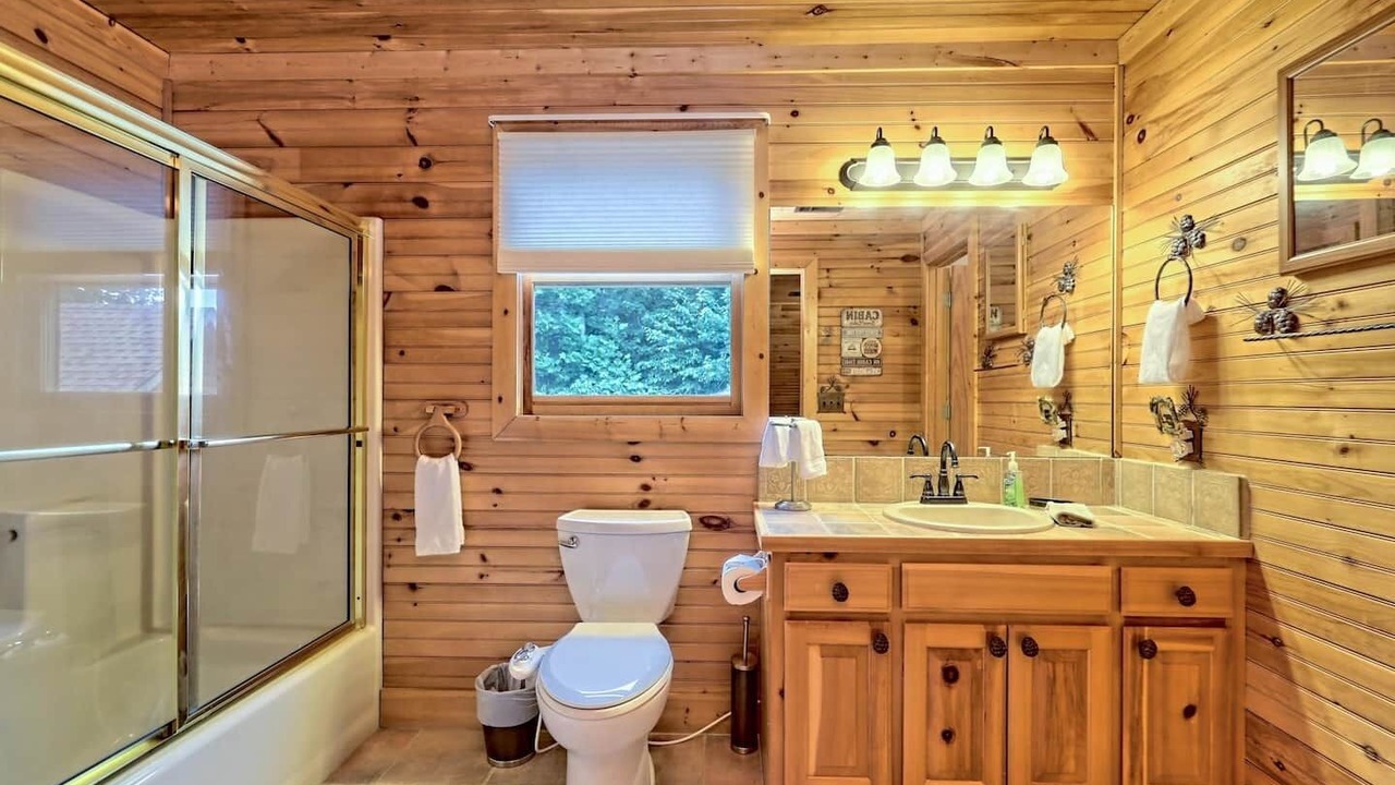 Photo of Bathroom in Hayesville