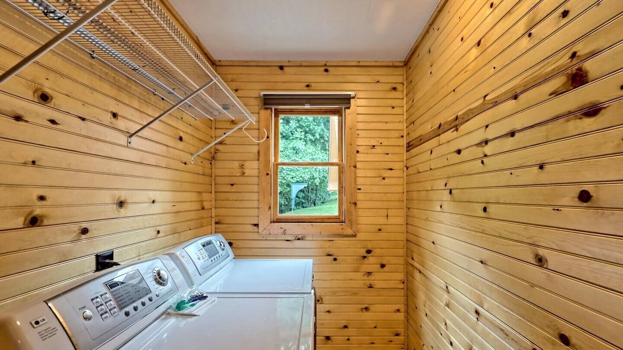 Photo of Bedroom in Hayesville