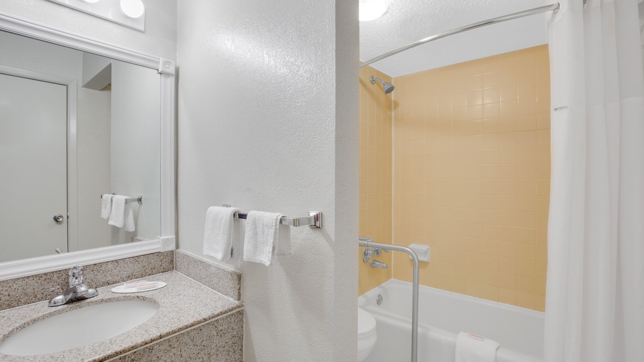 Photo of Bathroom in Candler