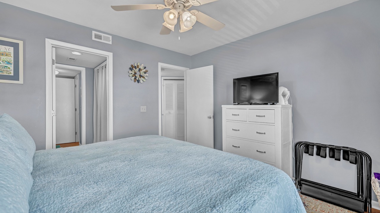 Photo of Bedroom in McCutcheon Field