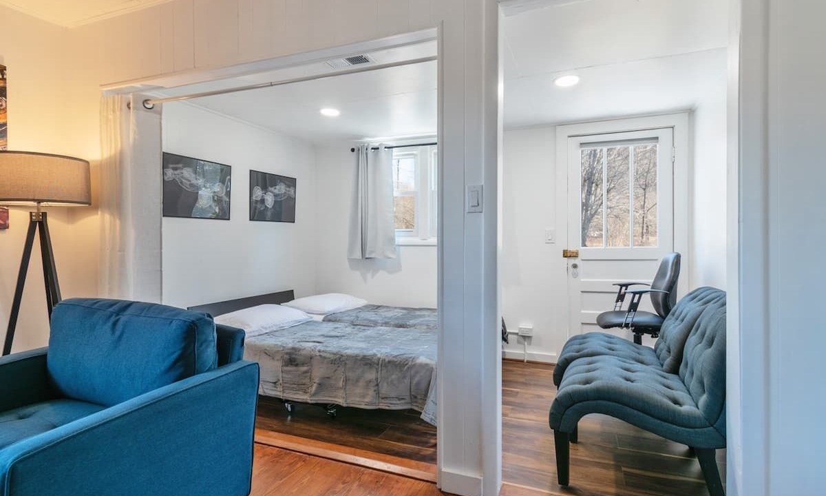 Photo of Bedroom in Robbinsville