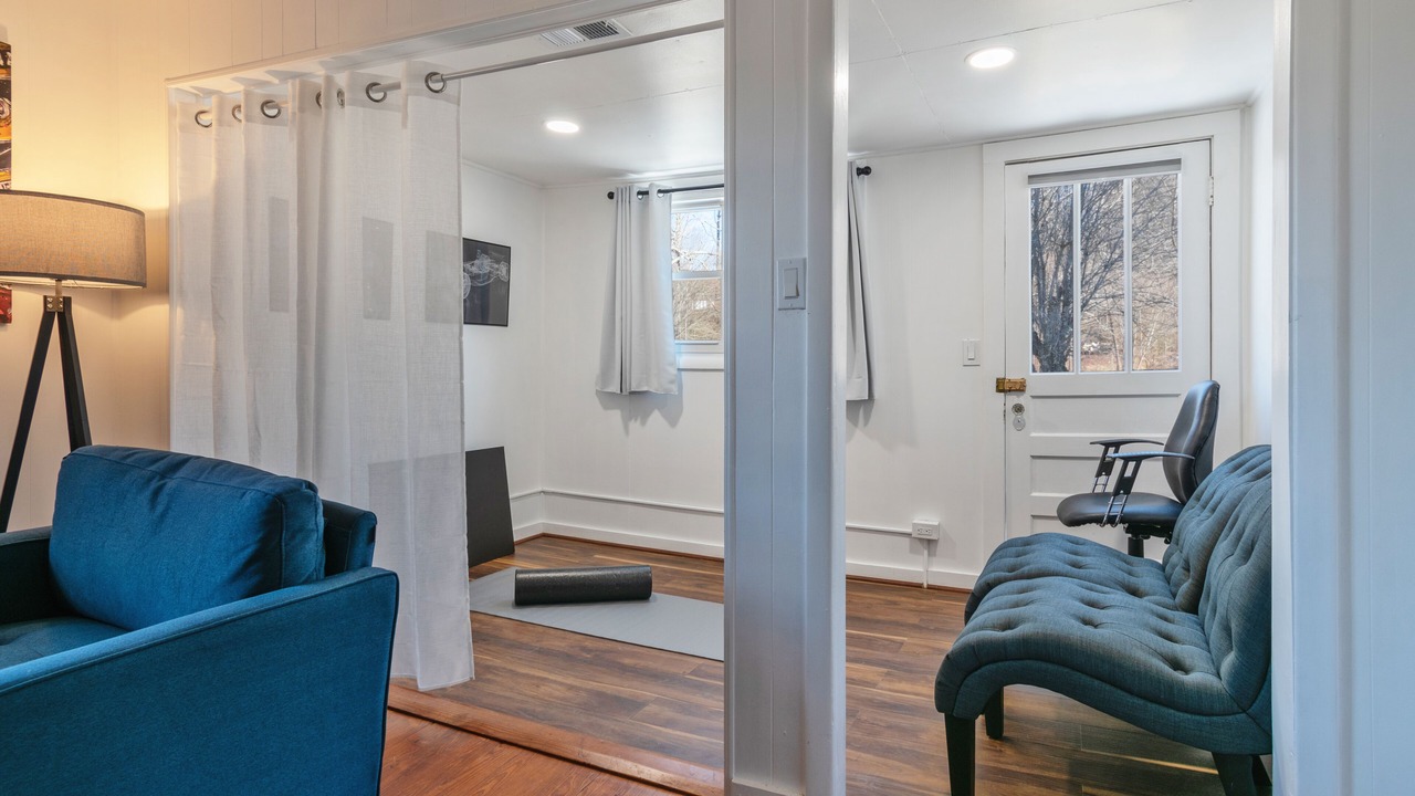 Photo of Bedroom in Robbinsville
