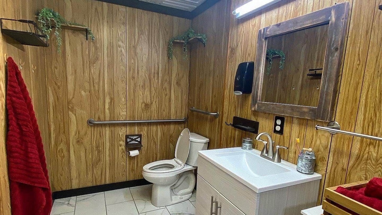 Photo of Bathroom in Lansing