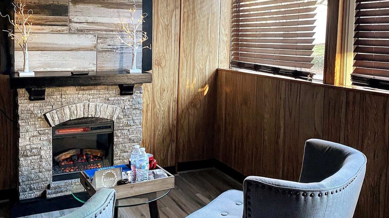 Photo of Livingroom in Lansing