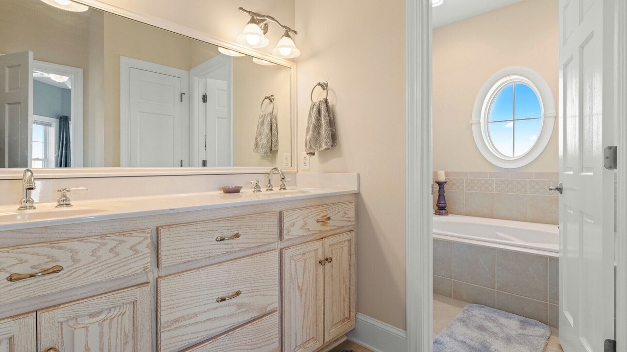 Photo of Bathroom in Manteo