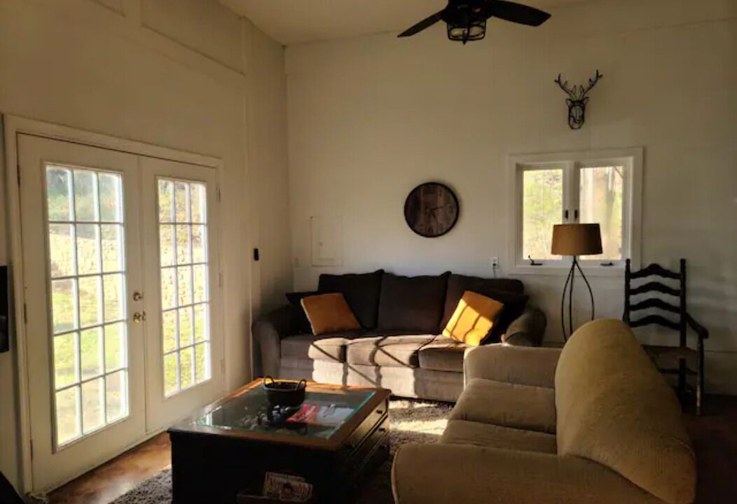 Photo of Livingroom in Morganton