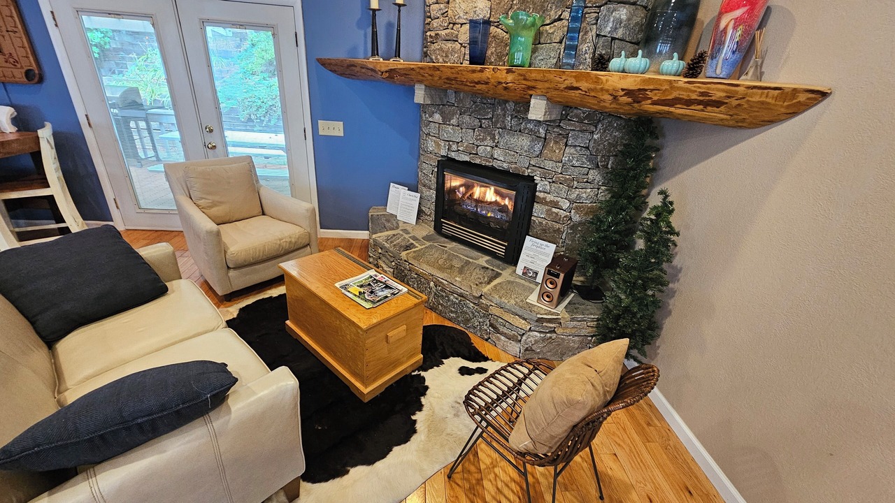 Photo of Livingroom in Waynesville