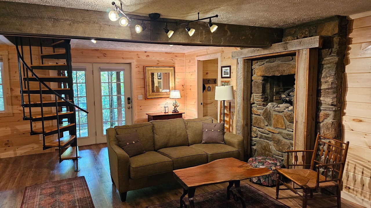 Photo of Livingroom in Burnsville