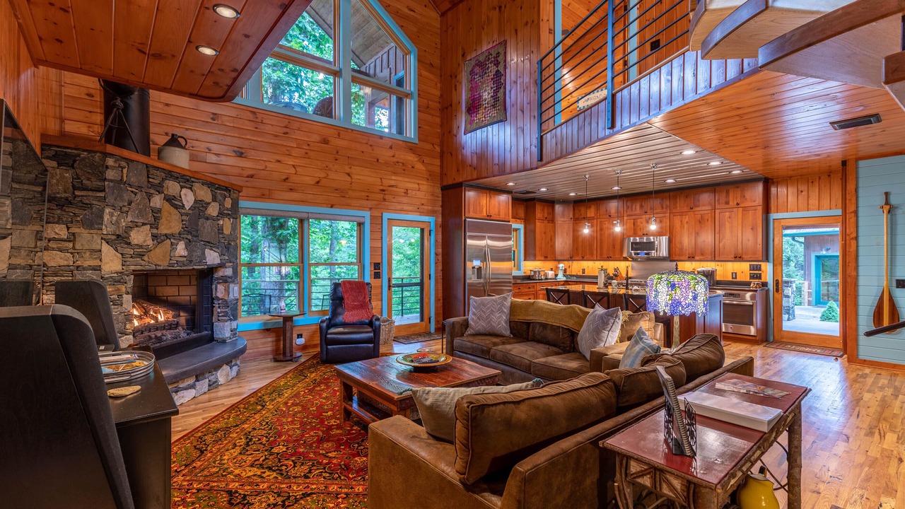 Photo of Livingroom in Sugar Grove
