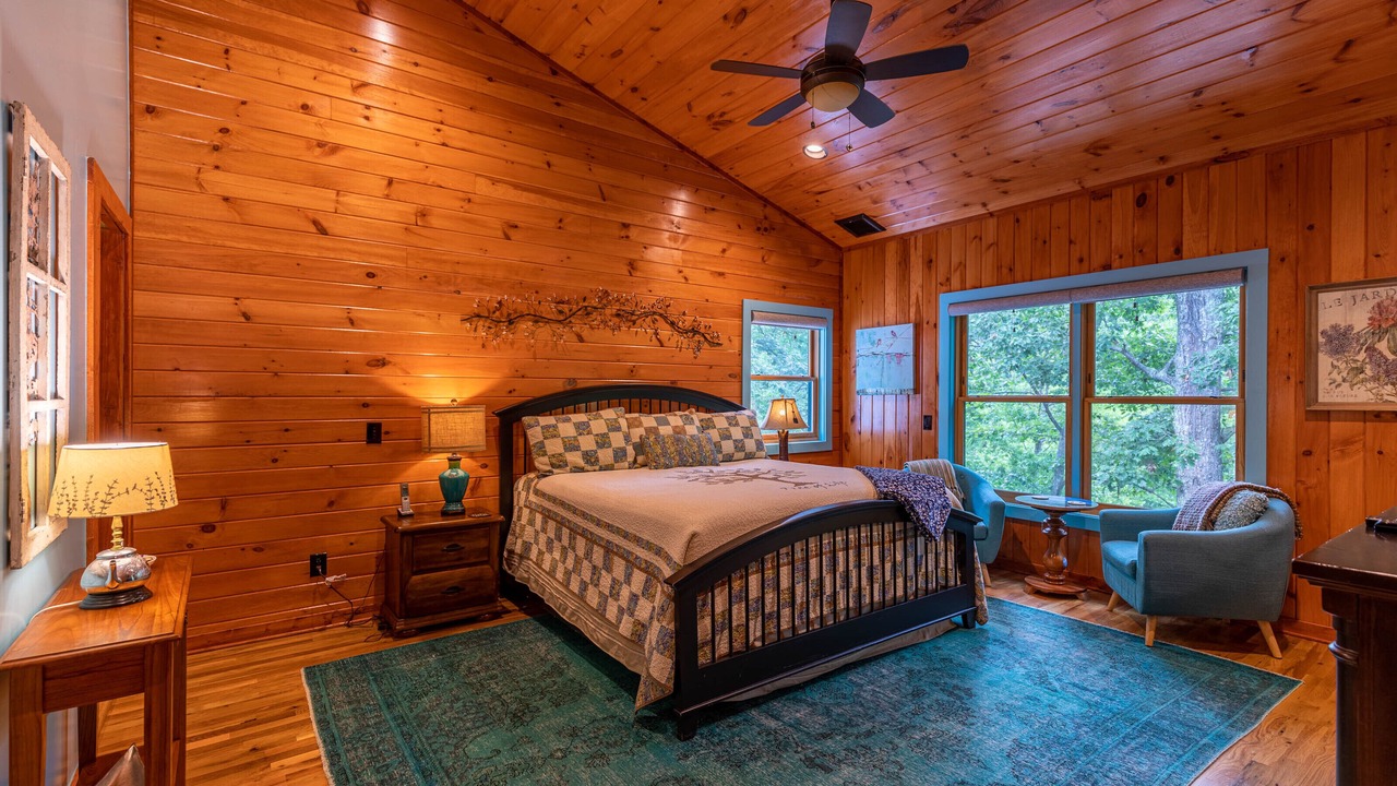 Photo of Bedroom in Sugar Grove