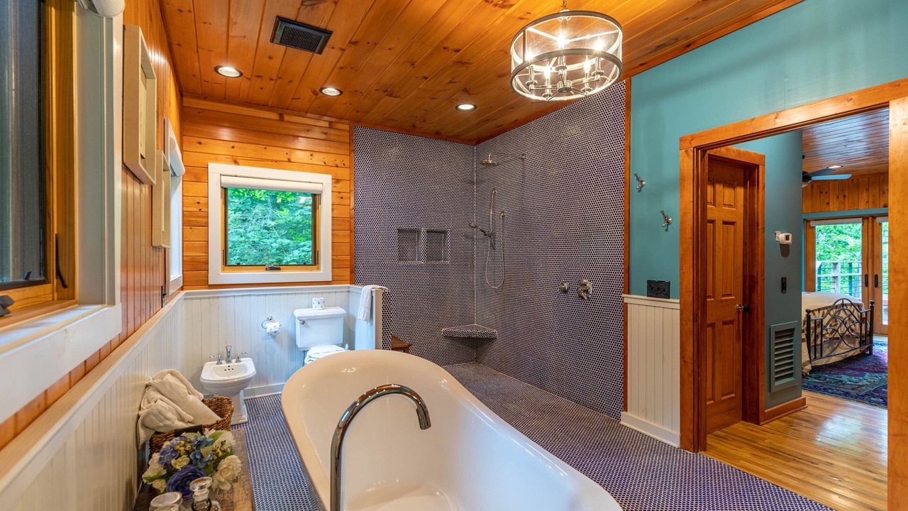 Photo of Bathroom in Sugar Grove