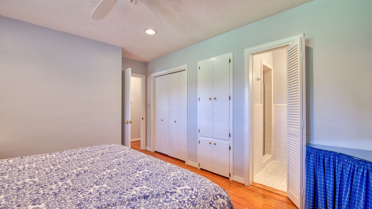 Photo of Bedroom in Lake Junaluska