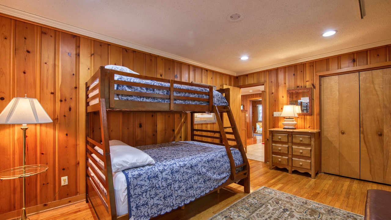 Photo of Bedroom in Lake Junaluska
