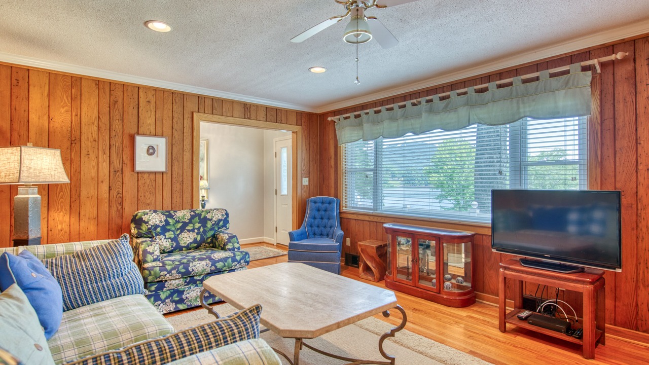 Photo of Livingroom in Lake Junaluska