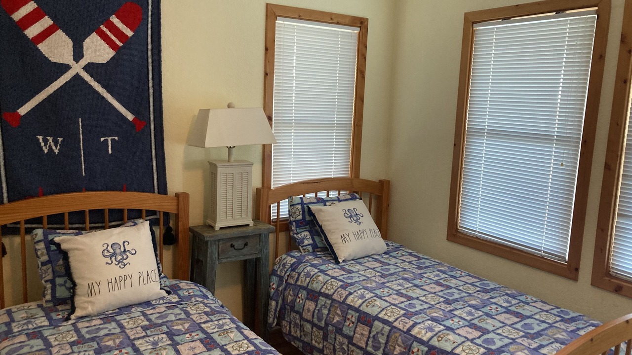 Photo of Bedroom in Wind Over Waves