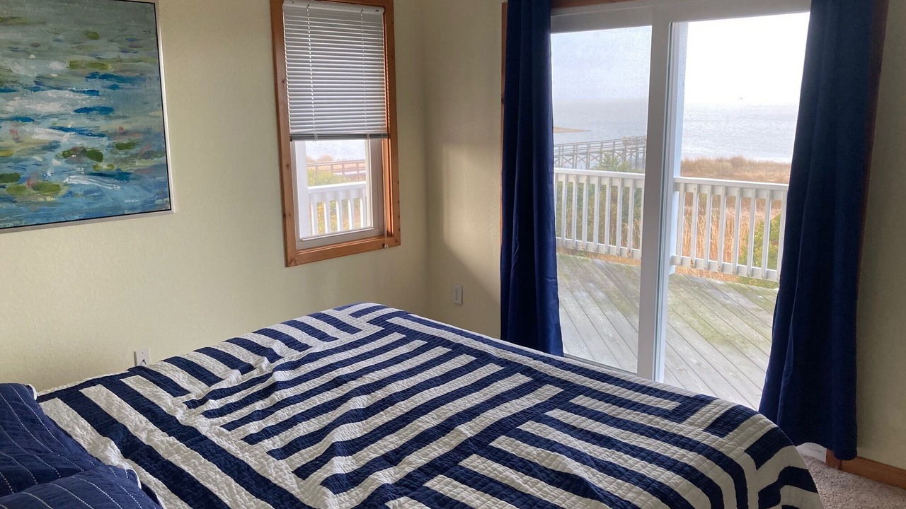 Photo of Bedroom in Wind Over Waves