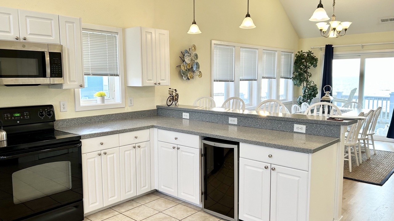 Photo of Kitchen in Wind Over Waves