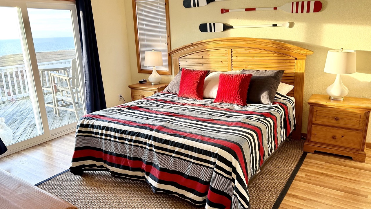 Photo of Bedroom in Wind Over Waves