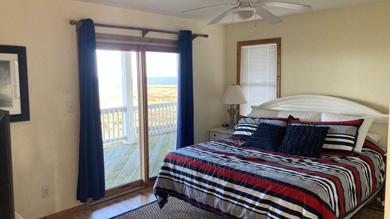 Photo of Bedroom in Wind Over Waves