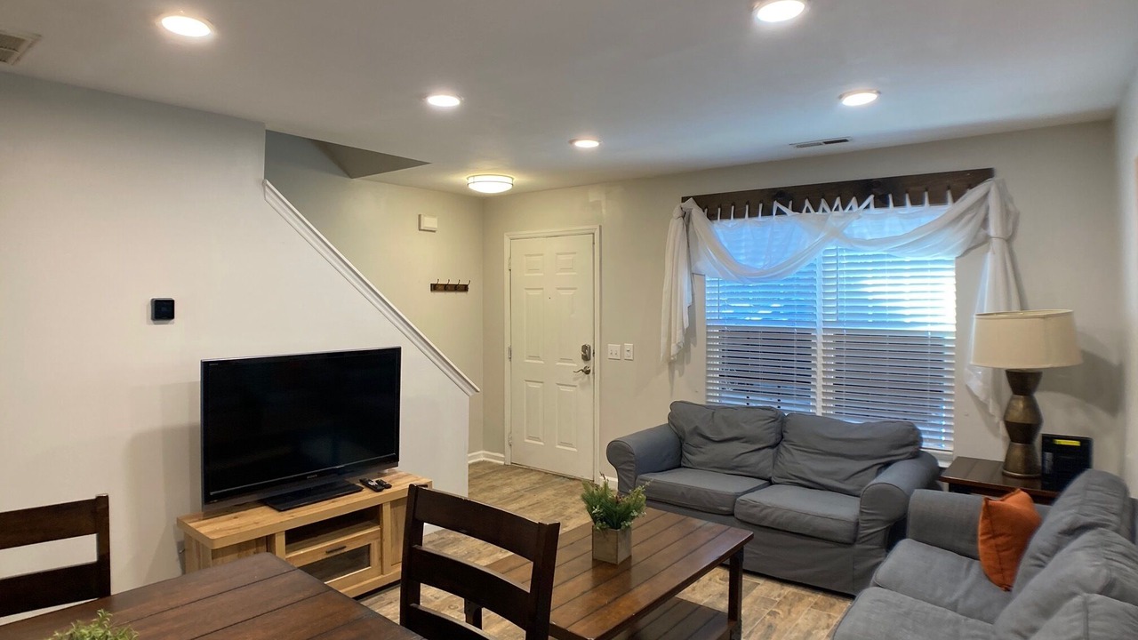 Photo of Livingroom in Southwest Raleigh
