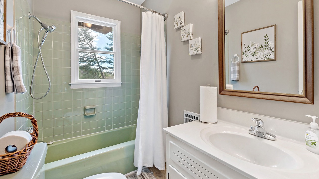 Photo of Bathroom in Newland