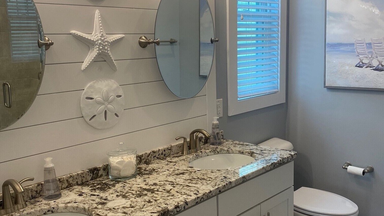 Photo of Bathroom in Wilmington Beach