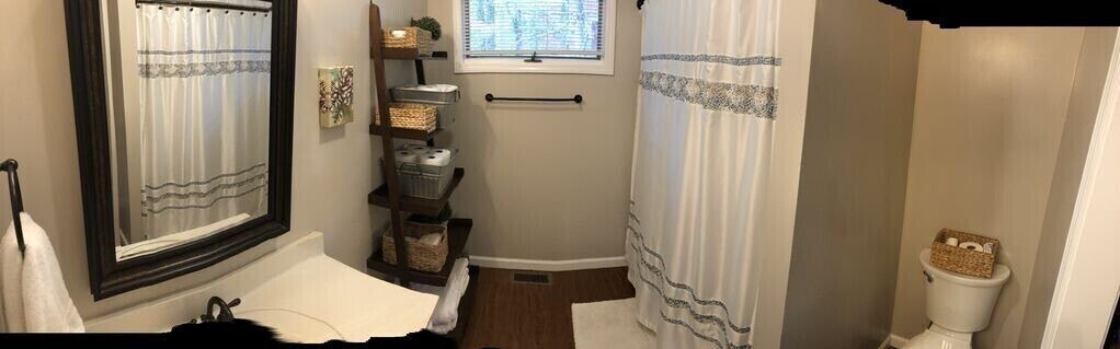 Photo of Bathroom in Newland