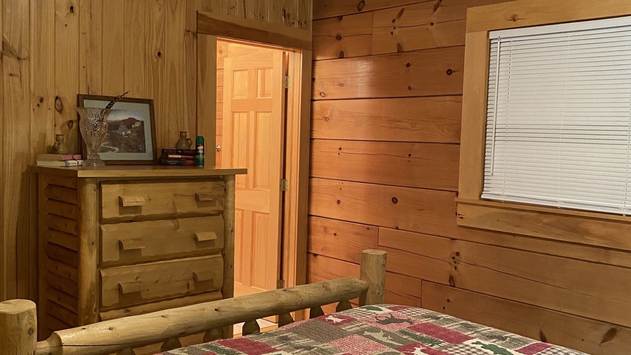 Photo of Bedroom in Saluda