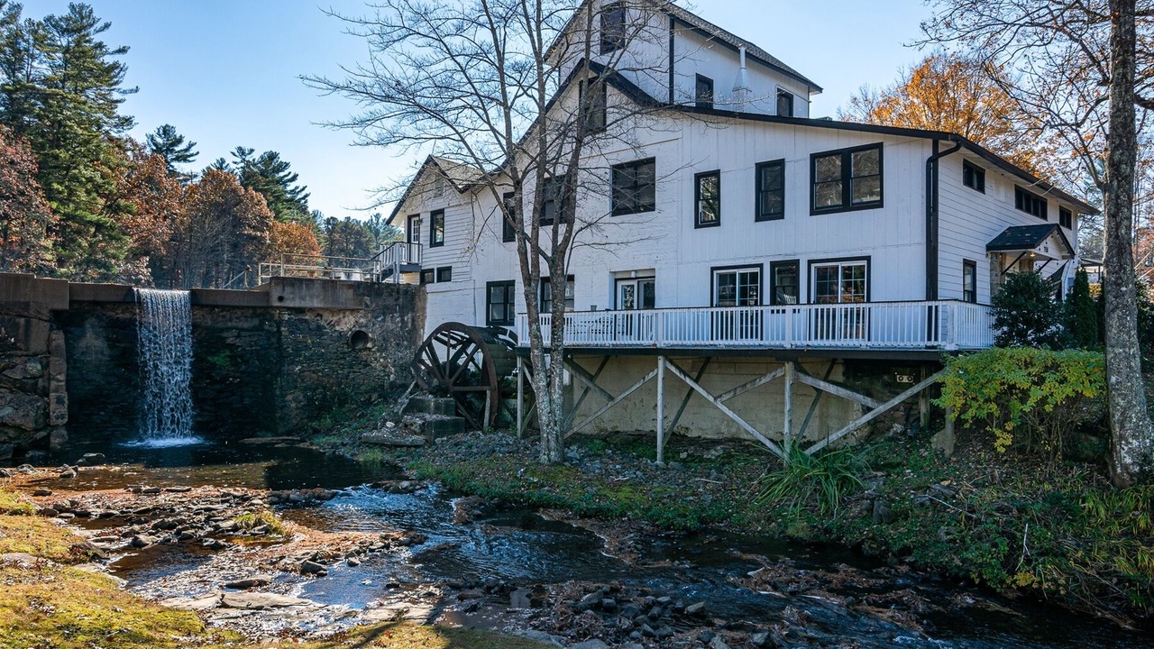 Photo of Outdoor in Flat Rock