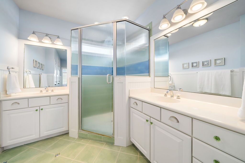 Photo of Bathroom in Wilmington Beach