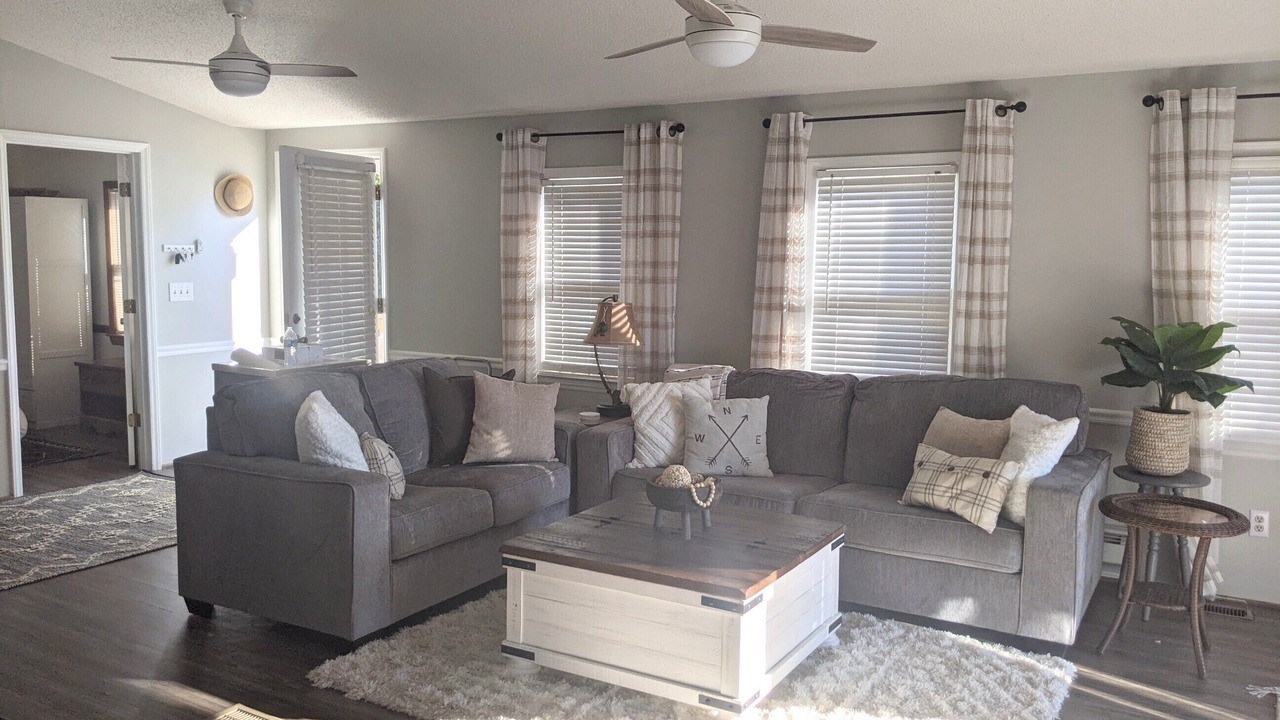 Photo of Livingroom in New London